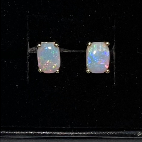 14k Yellow Gold Natural Oval AAA Fire Opal Stud Earrings